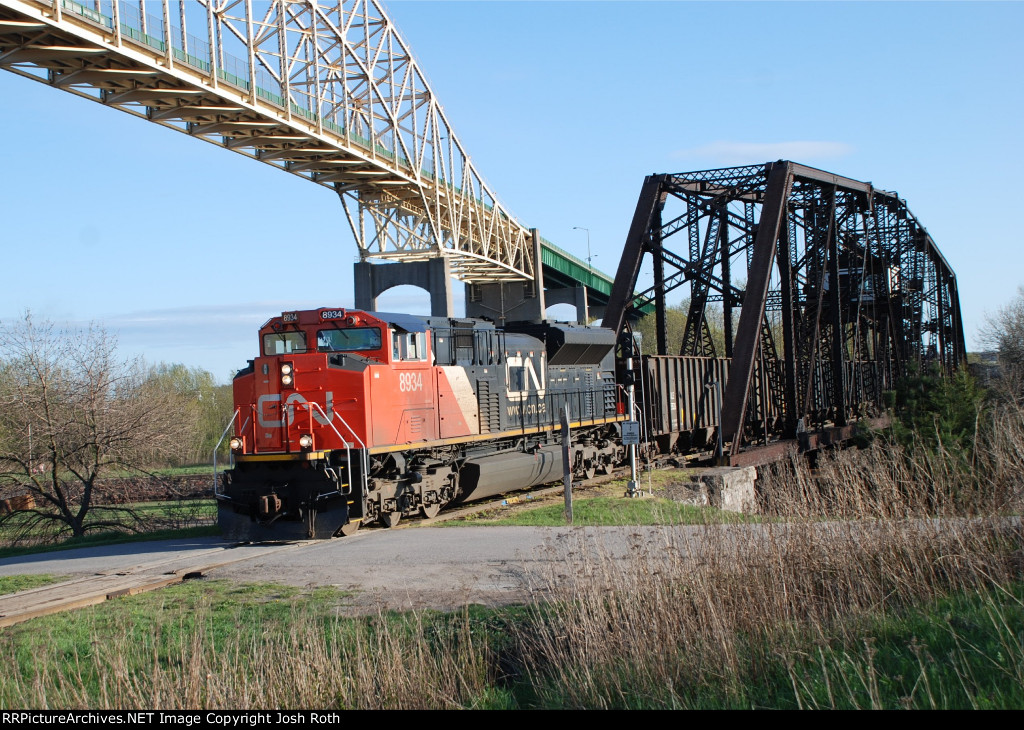 CN 8934